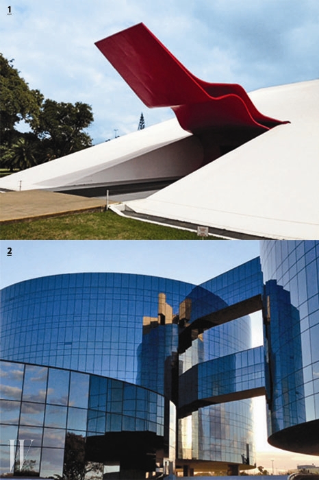 1. 오스카르 니에메예르가 설계한 상파울루의 이비라푸에라 오디토리움(2005).2. 수도 브라질리아에 위치한 법무장관 사무실(2002).