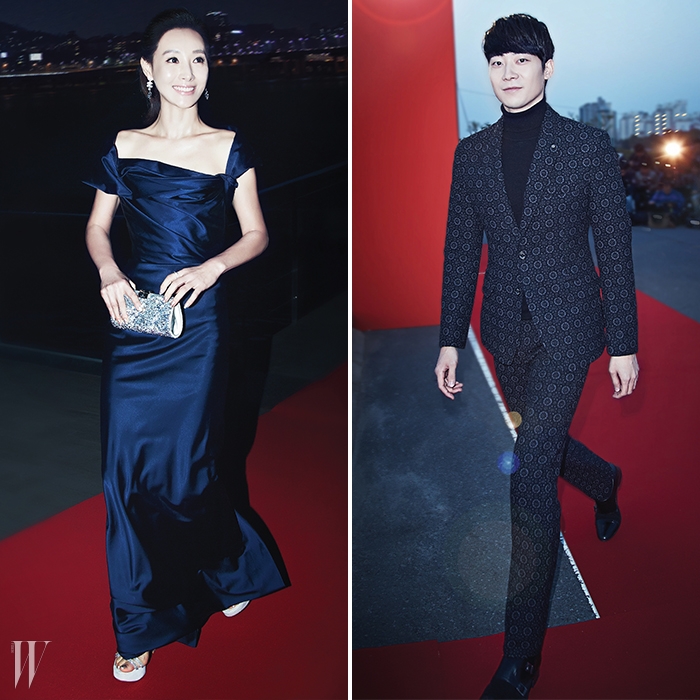 왼쪽 | 짙은 푸른색의 드레스로 매력적인 이브닝 룩을 연출한 배우 도지원.오른쪽 | 피아니스트 윤한이 카메라를 응시하며 입장하고 있다.