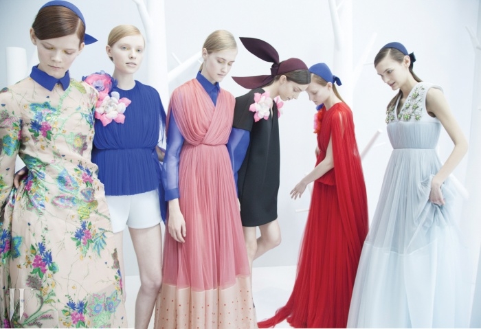 다채로운 컬러와 라파엘 전파에서 영감을 얻은 낭만적인 2015 F/W 컬렉션.