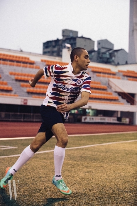 태극 문양 색상이 프린트된 축구 유니폼은 니벨크랙 제품. 8만9천원.