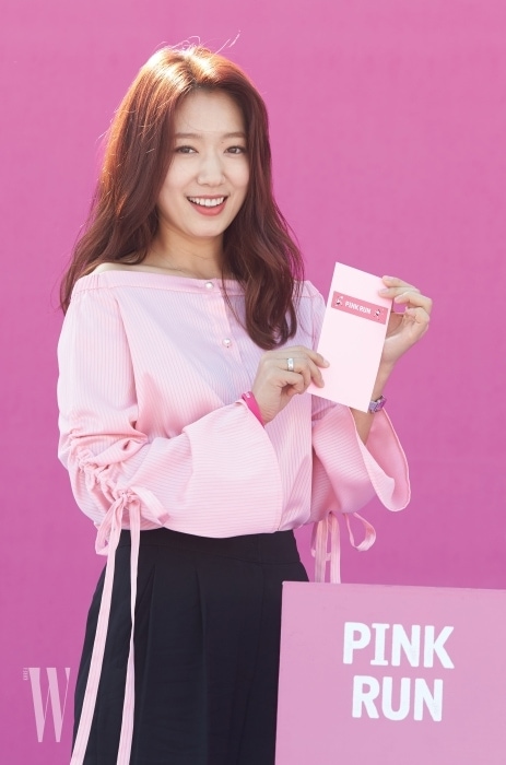 핑크 런에 함께한 배우 박신혜.