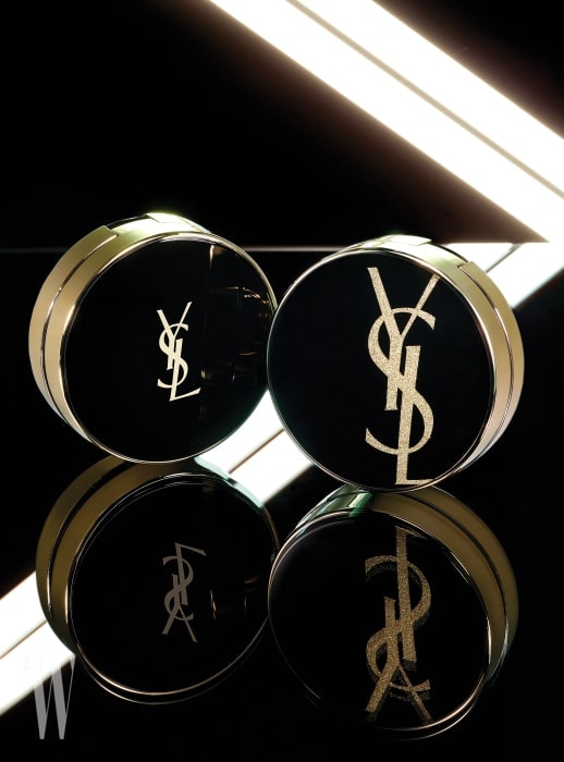 YVES SAINTLAURENT BEAUTY 르 쿠션 엉크르 드 뽀 클래식 14g, 7만9천원대. 르 쿠션 엉크르 드 뽀 모노그램 에디션 한정 제품. 14g, 8만2천원대.
