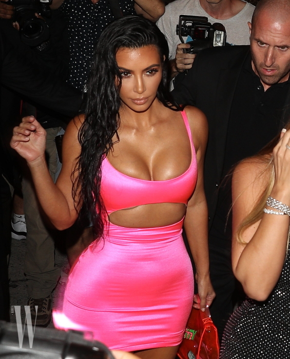 Kim K arrives to Craigs in Los Angeles, CA
