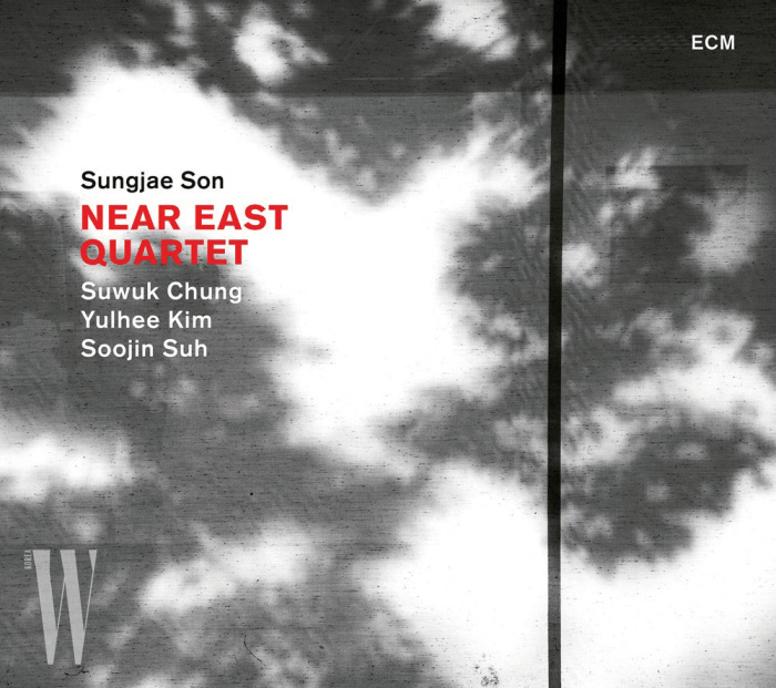 독일의 세계적인 음반사 ‘ECM’에서 발매해 주목받은 니어 이스트 콰르텟의 3집 앨범 .