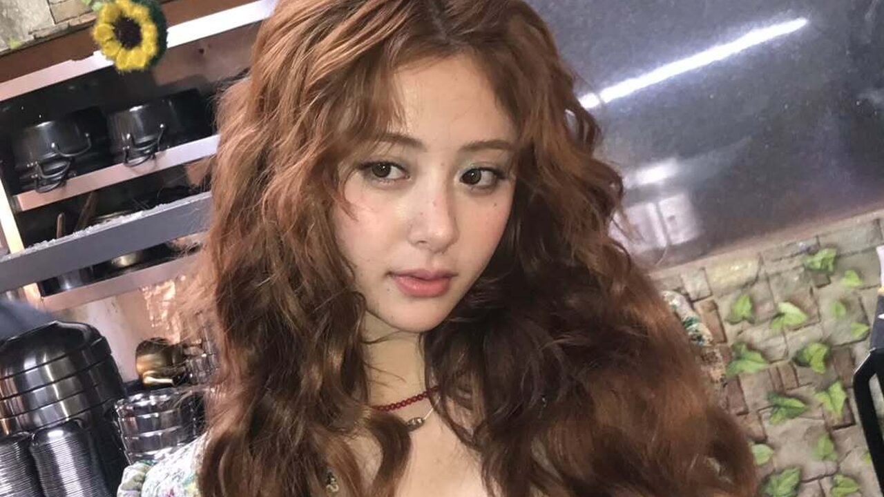 이번 연말 꼭 시도해야 할 글리터 메이크업 룩