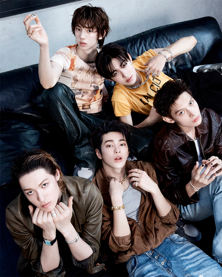 코르티스, 더블유 디지털 커버