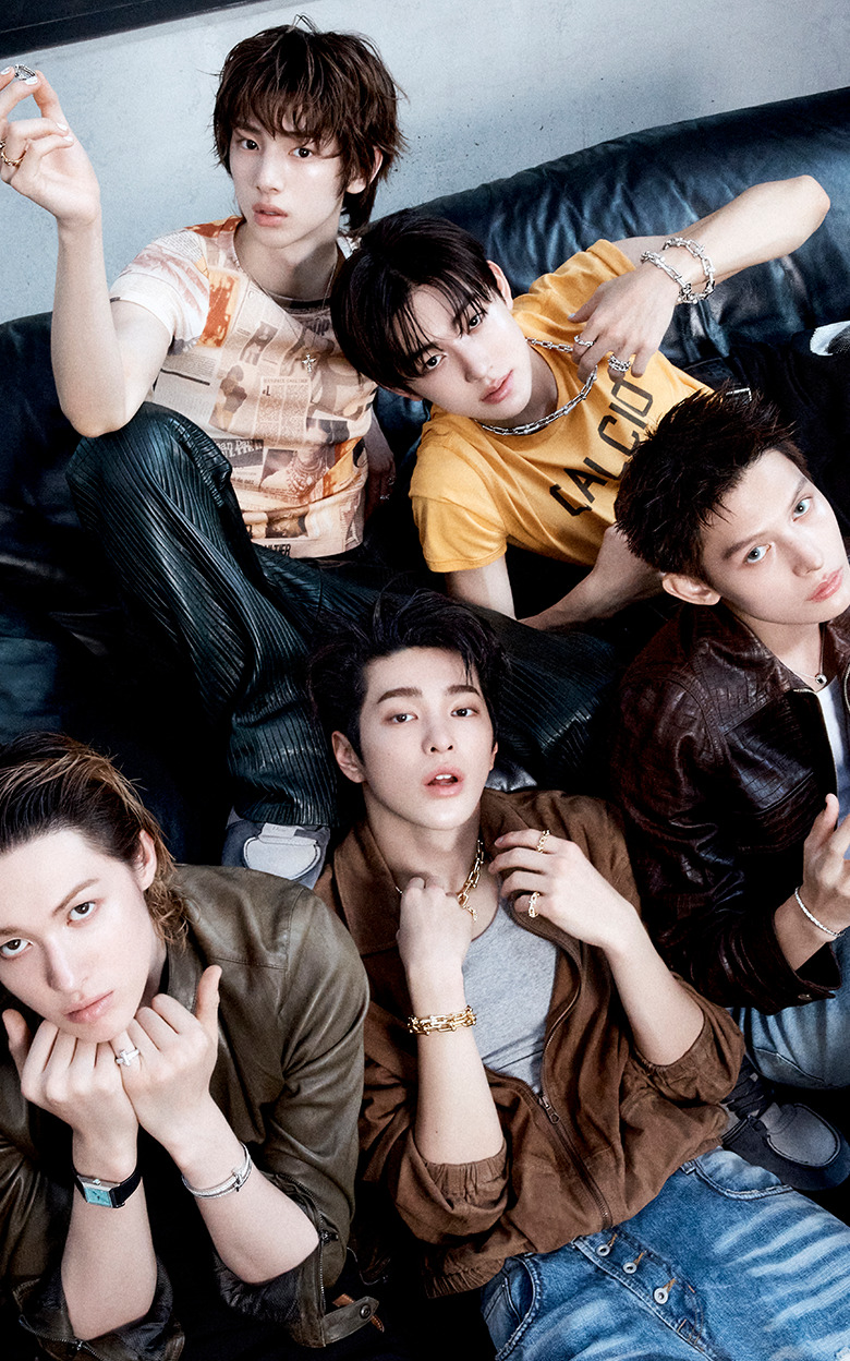 코르티스, 더블유 디지털 커버